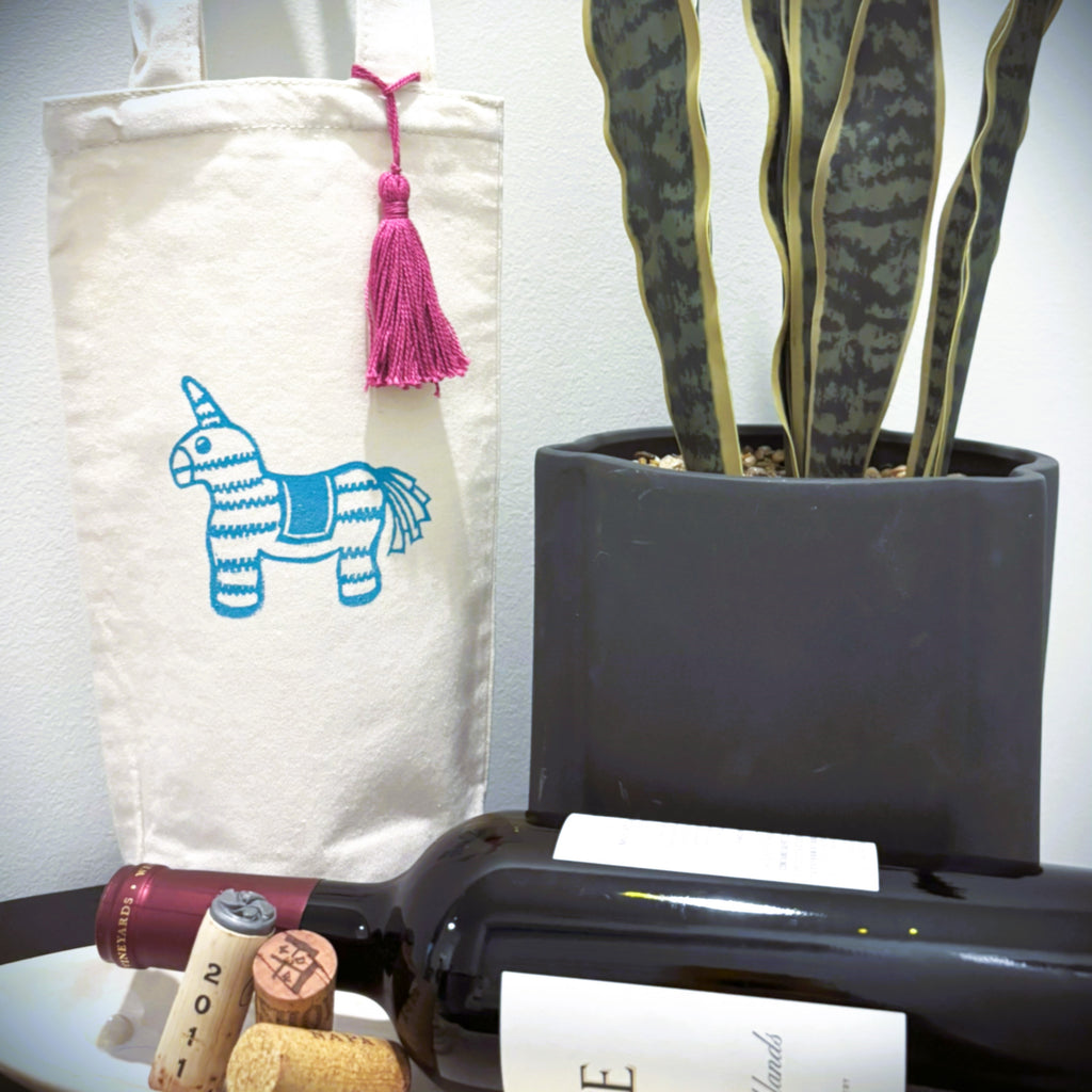 Wine Bottle Tote •Piñata•